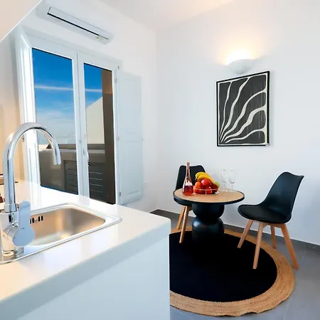Lux * Karterados (Santorini)